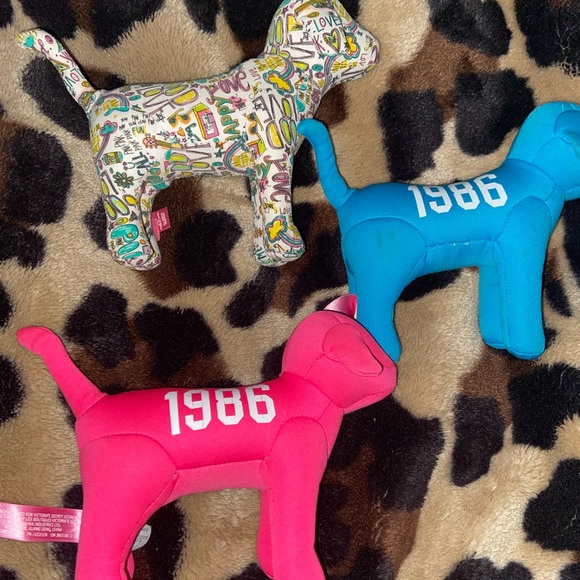 Victoria secret pink plush - Picture 2 of 2